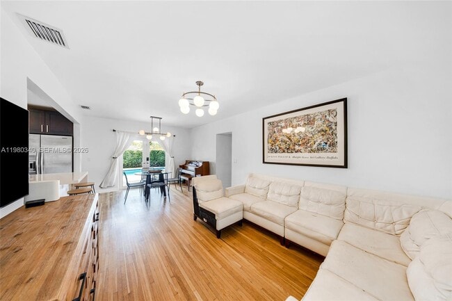 Photo - 172 Bentley Dr