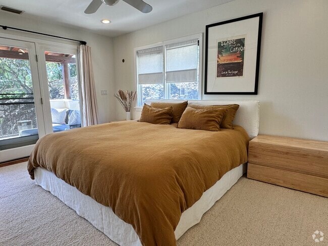 Building Photo - 22810 Portage Circle Dr Unit 1 Bdrm Guesthouse