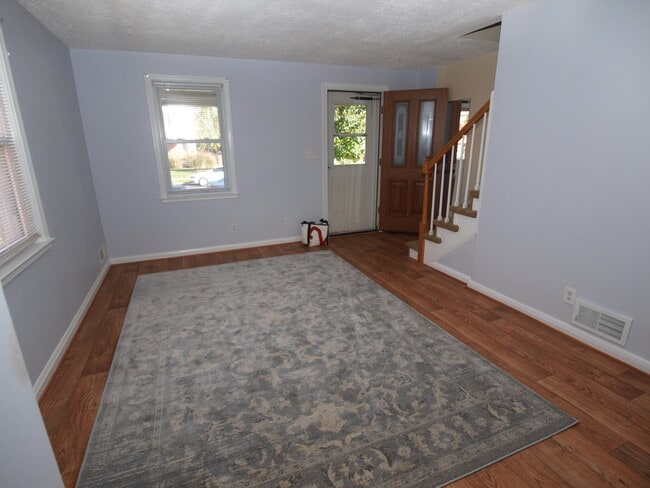 Sala de estar - 3422 McShane Way