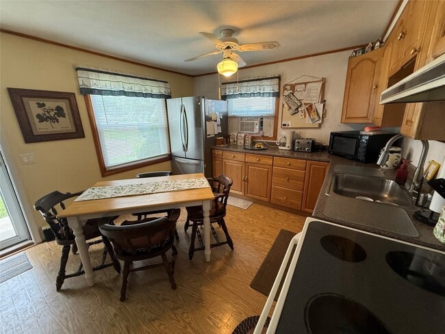 Photo - 213 Hickory St