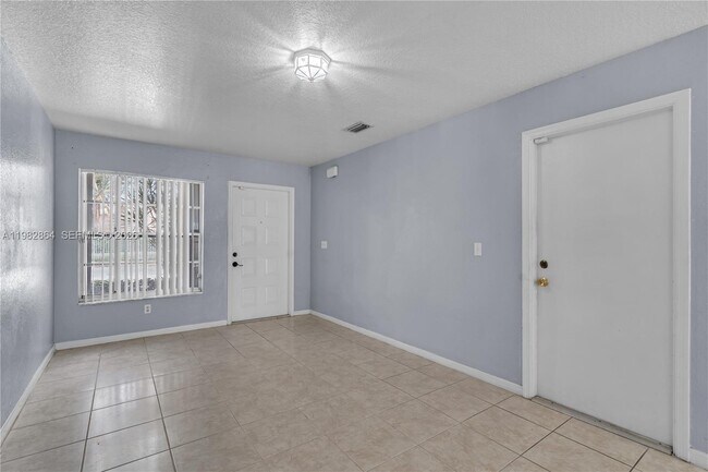 Photo - 2400 SW 87th Way