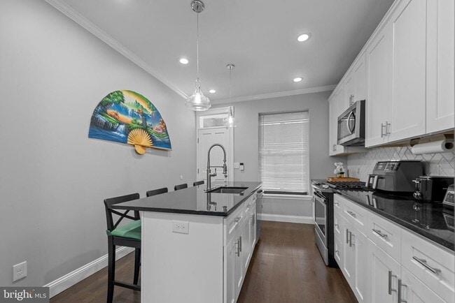 Photo - 902 N Milton Ave
