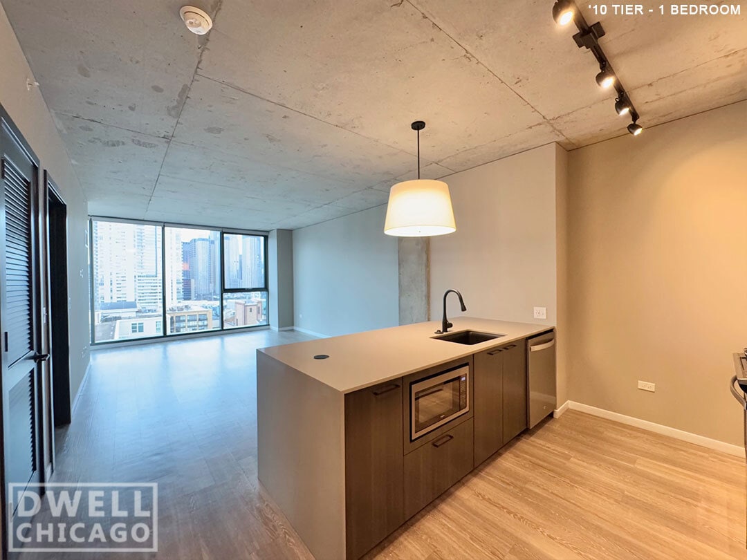 Photo - 935 W Washington Blvd (Chicago, IL)