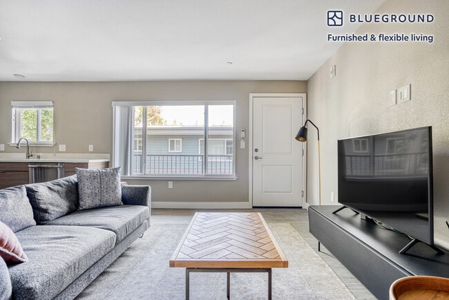 215 Union Ave FL2-ID615  