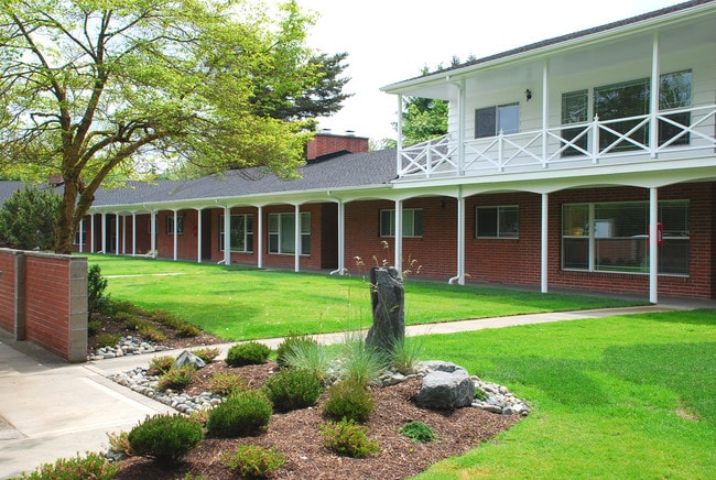 Photo - Clover Creek Manor Apartments