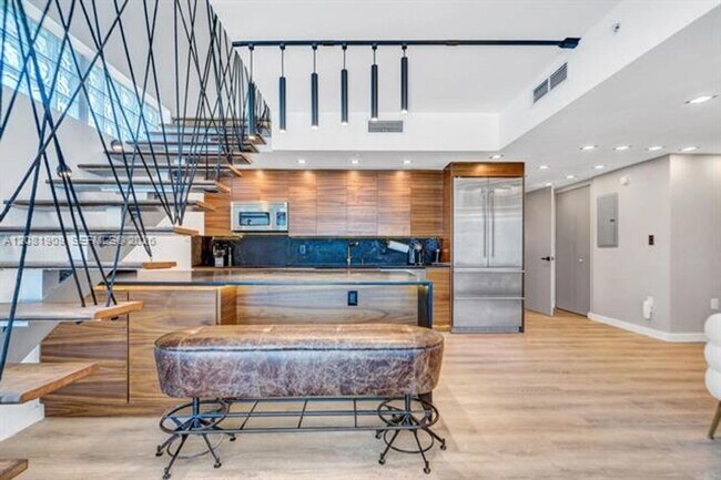 Photo - 92 SW 3rd St