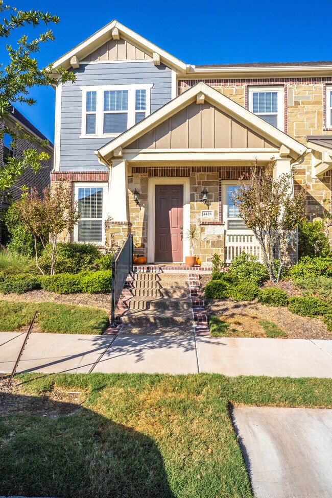 Welcome home! - 4428 Meadow Hawk Dr Townhome