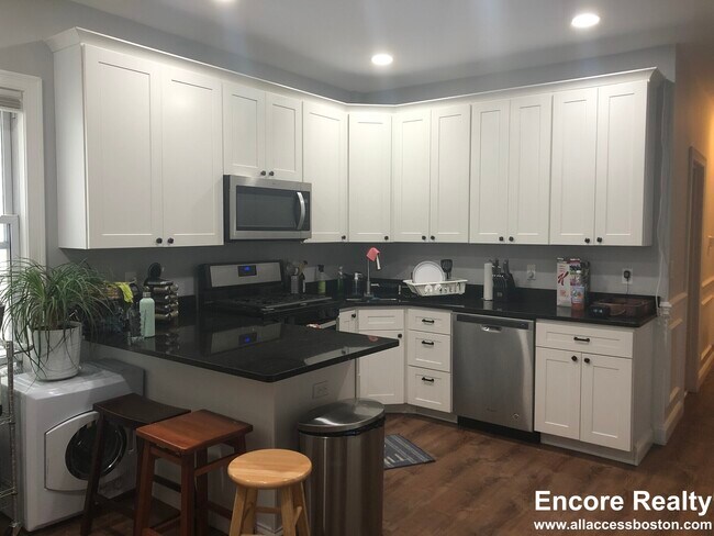 Photo - 38 Crescent Ave Unidad TQQO E