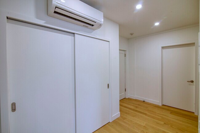 Photo - 4557 Rue Sherbrooke O Unit 107