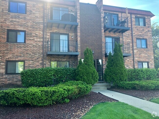 Building Photo - 1761 Algonquin Rd Unit 1A Rental