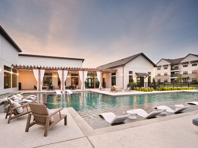 Photo - Citizen House Decker