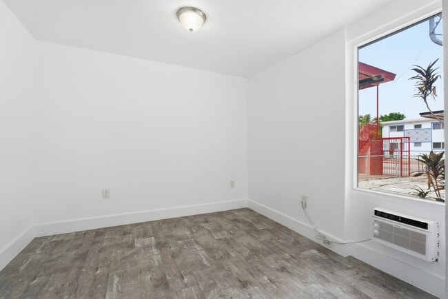 Photo - 8430 Crespi Blvd Unit # 8420