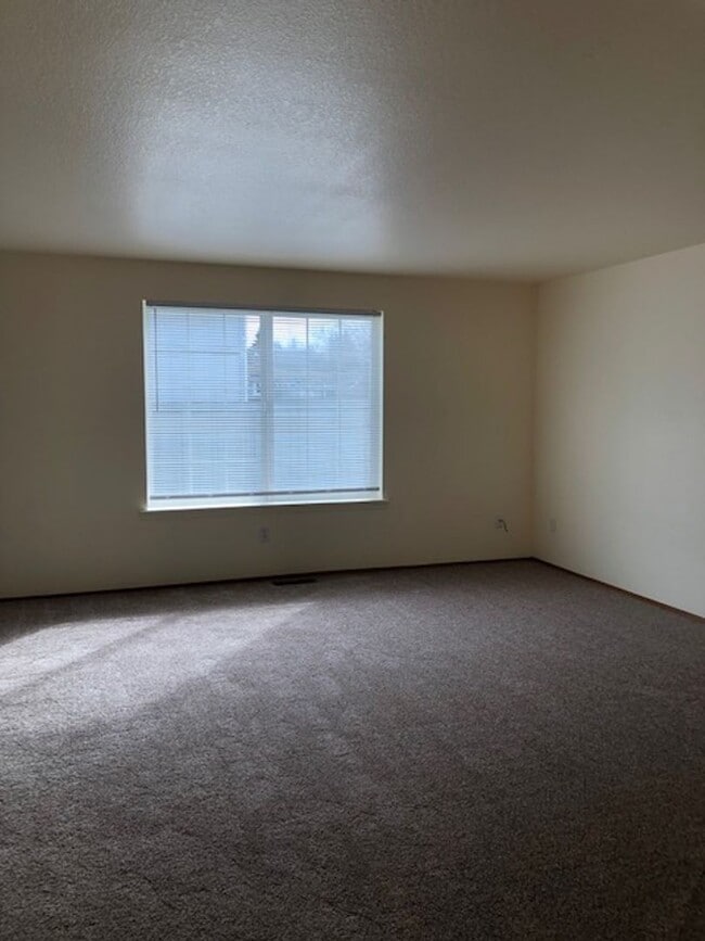 Photo - 15308-15310 Berry Valley Rd SE