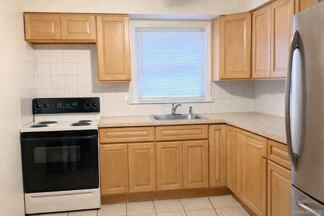 Building Photo - 9 Ivy St Unit 1st Floor