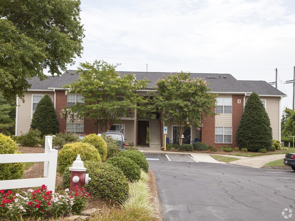 Photo - River Pointe Apartments