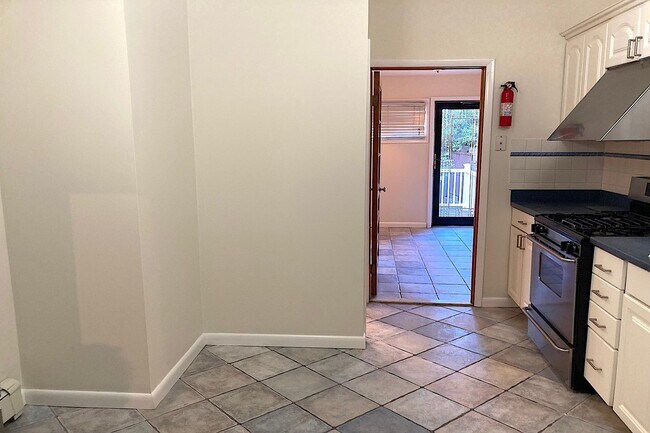 Photo - 284 Magnolia Ave