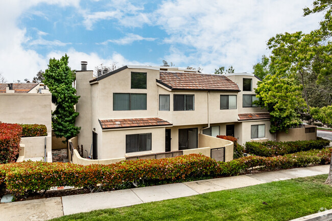 Photo - Le Parc Place Apartments