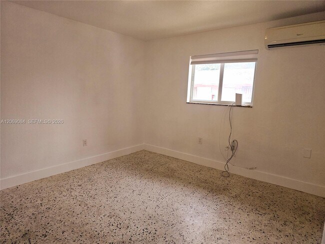 Photo - 1736 SW 3rd St Unit 1