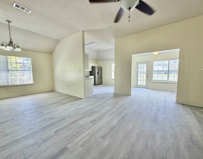 Photo - 437 S Shore Dr