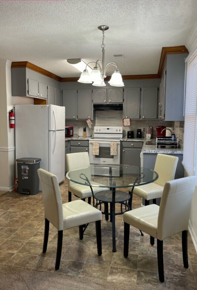 Photo - 11 Crescent Ln