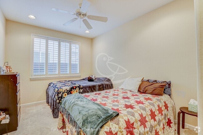 Building Photo - Desirable 4 bdrm 2 bth located in sought o... Rental