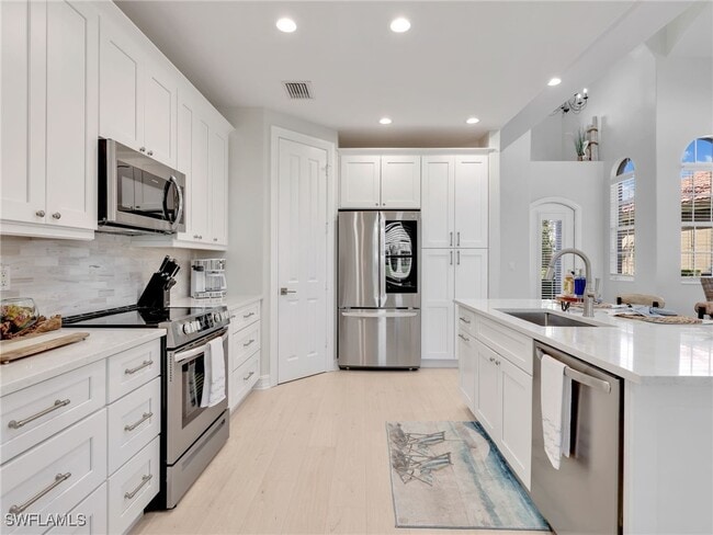 Building Photo - 6096 Dogleg Dr