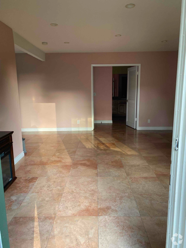 Building Photo - 45 Streamwood Rental