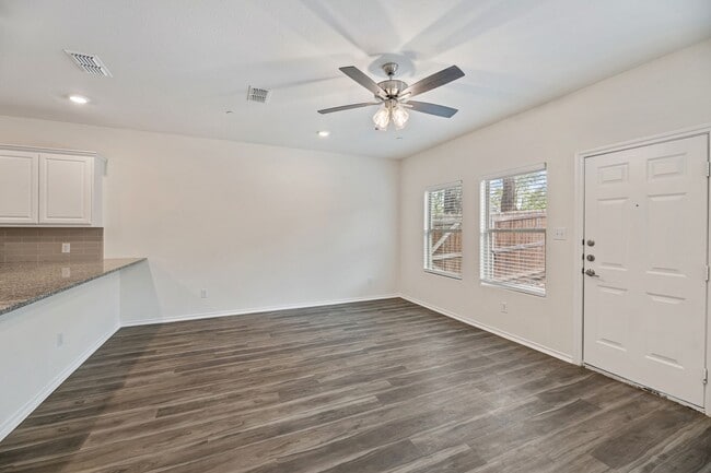 Photo - AVAILABLE NOW! 3 BEDROOM TRIPLEX LOCATED IN BONHAM, TEXAS!