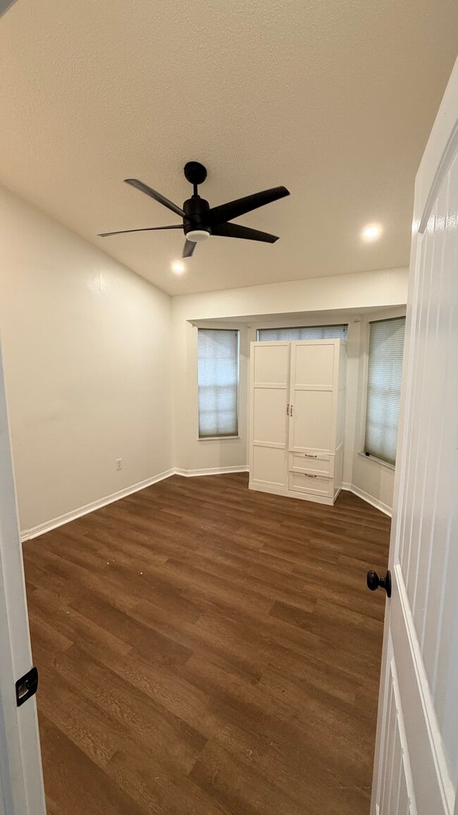 Photo - 20203 Majestic St