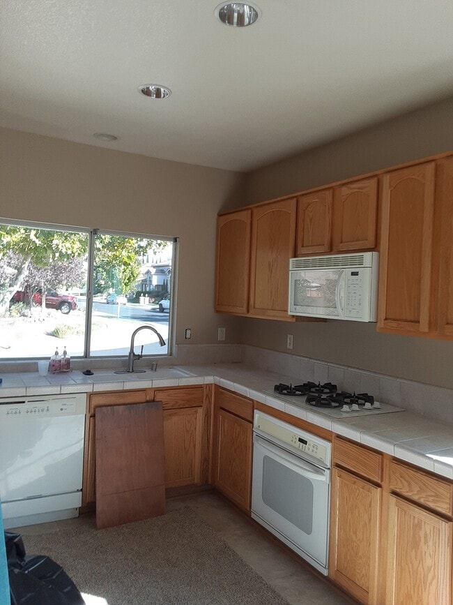 Photo - 612 Cascade Dr