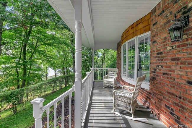 Photo - 451 River Rd