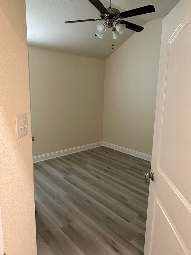 Photo - 333 Highmeadow Dr