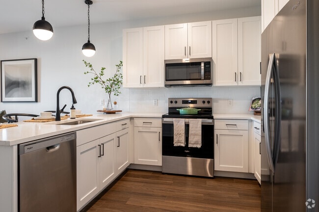 1BR, 1BA - 688SF - Kitchen