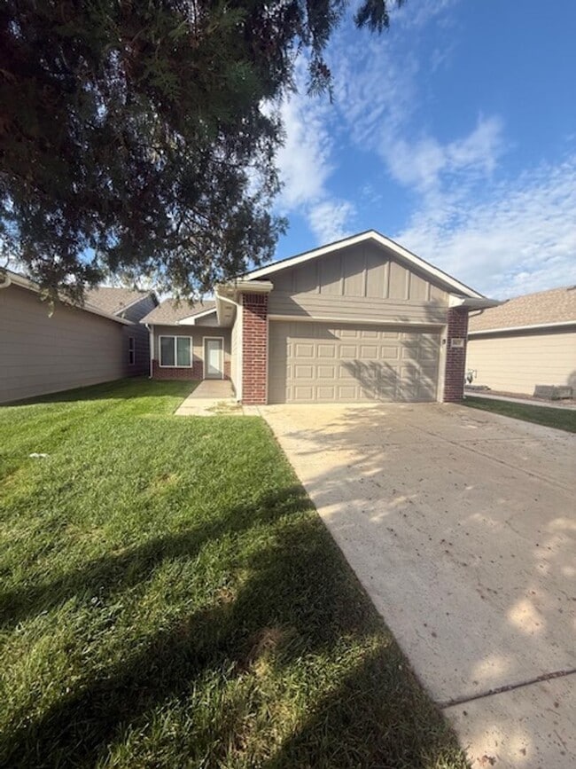 Building Photo - Charming Single-Family Home in Valley Cent...
