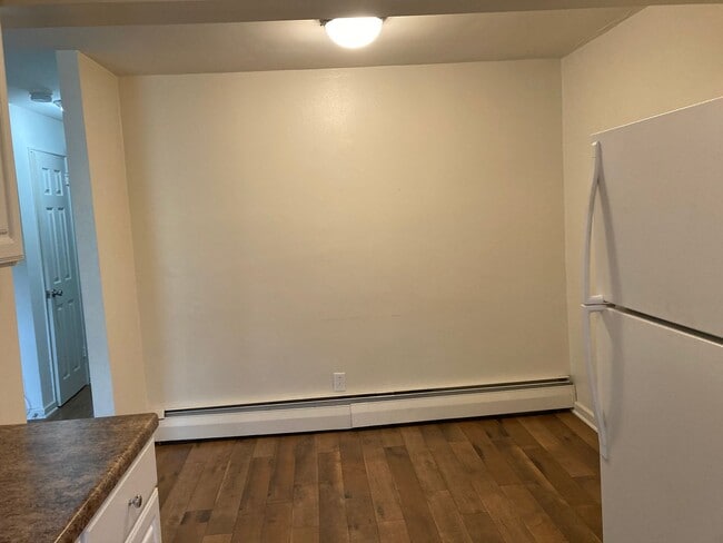 Photo - Suburban Square Apartments