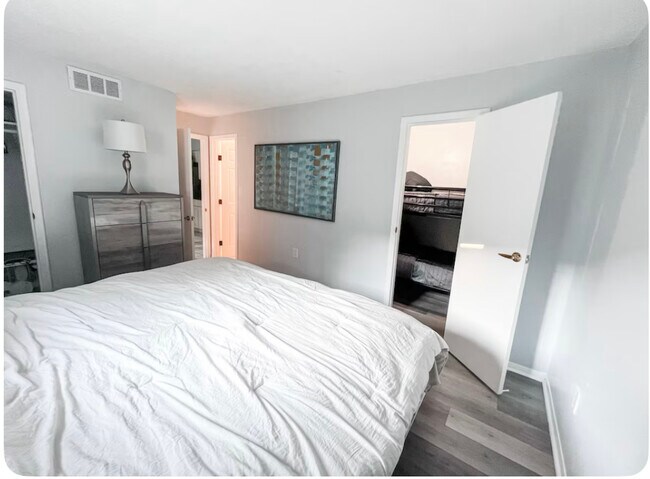 Photo - 4215 E Bay Dr Unidad 1701C