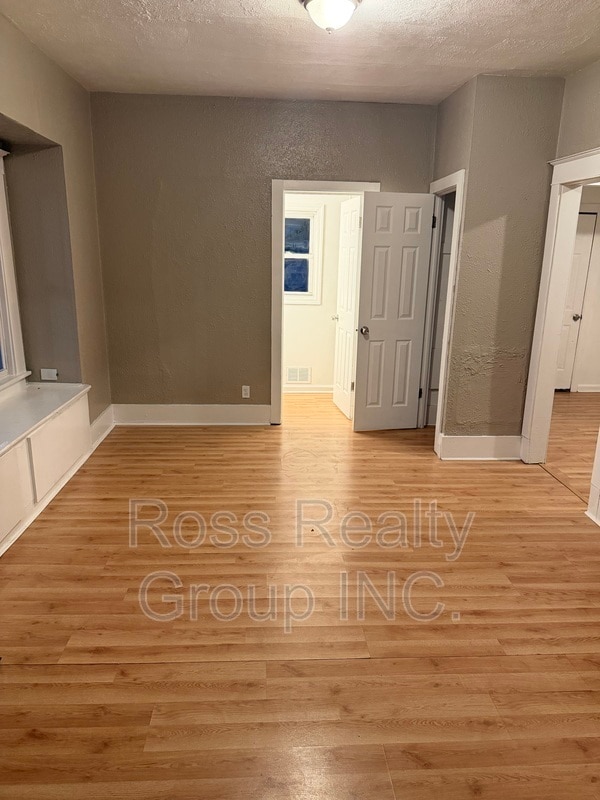 Building Photo - 1403 Navarre Ave