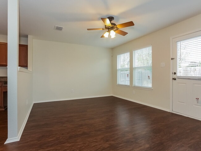 Photo - 16404 Cowboy Trail