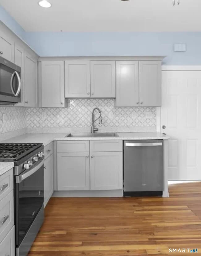 Photo - 180 Peck Ave