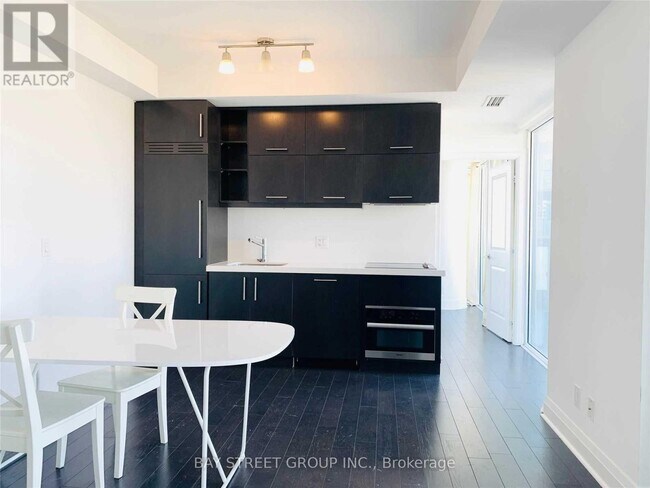 Photo - 1080 Bay St. Unité 4008