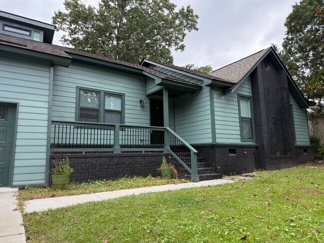 Photo - 125 Sawmill Dr