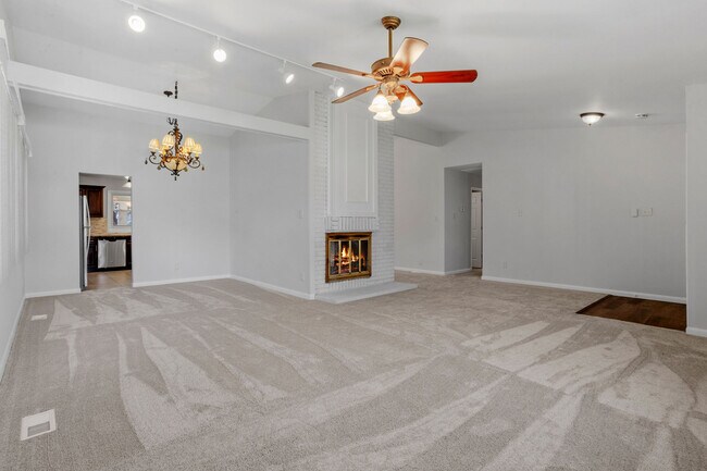 Photo - 79 Penfield Ln