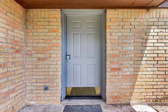 Photo - 2523 Creekway Cir