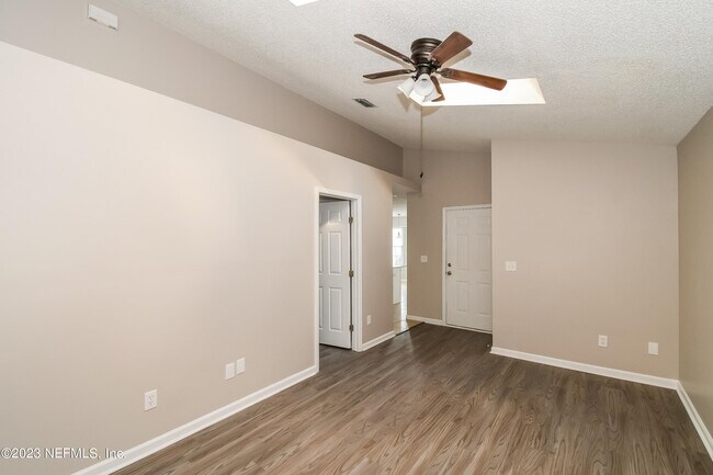 Photo - 5118 Somerton Ct