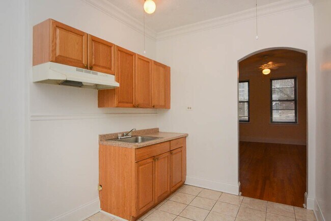 Photo - 2737 N Spaulding Ave Unidad 322