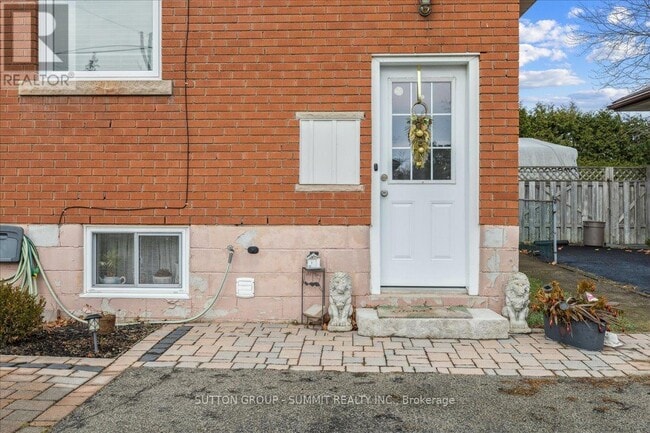 Photo - 9 Grenadier Dr