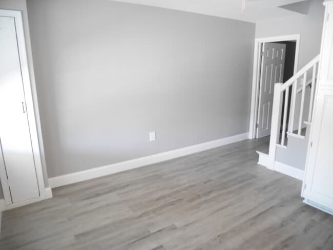 Photo - Spacious 4 Bedroom End Unit- Colgate