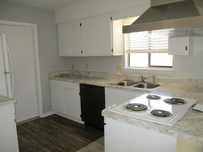 Photo - 1346 Stephen Dr