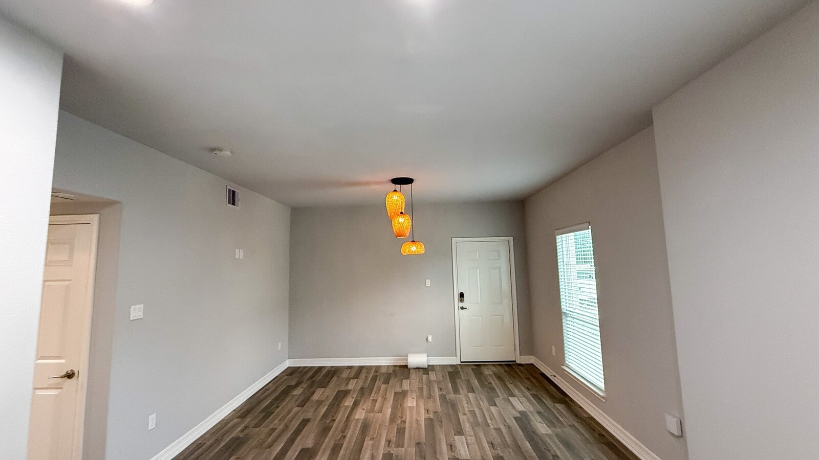 Photo - 7823 Gladstone St Unidad B2