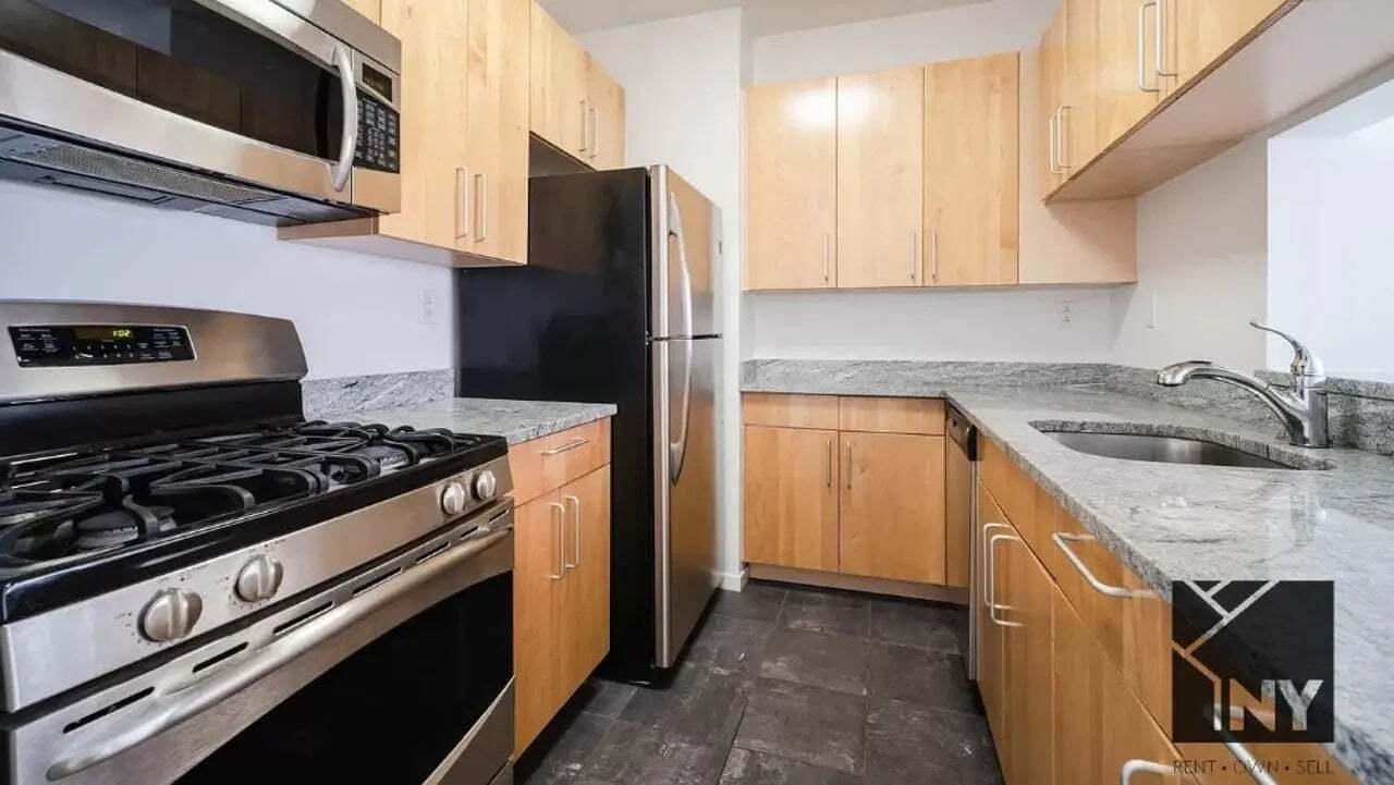 Photo - 102 W 27th St Unit 27C